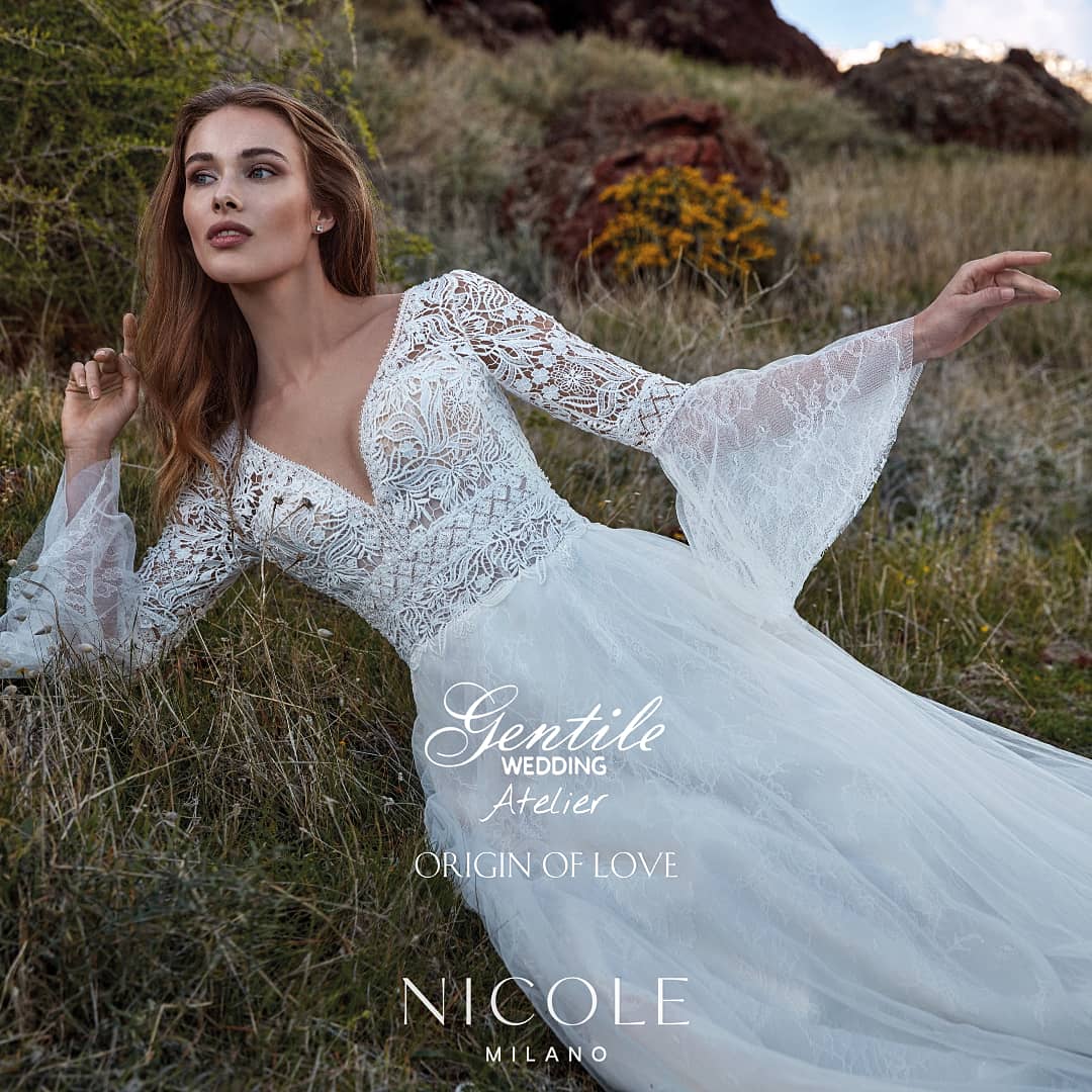 GentileWedding's tweet photo. Abito da sposa 👰scivolato in 
🌿🌸stile #boho #chic 🌸🌿con morbida gonna in #tulle e #chantilly e corpino con scollatura a V e maniche tre quarti chandelier in #pizzo guipure
 #altamoda #sposa 
#Monopoli
#abitodasposa
#nicolemilano
#nicolemilano2022
#collezionesposa2022
#bride https://t.co/otfYprnE5r