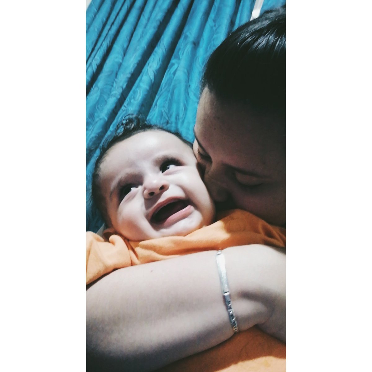 Crespa_aaa's tweet photo. ¿Cuando para el sufrimiento?
Cuándo él me mira, cuándo él sonríe, cuándo acarició su mejilla, cuándo estoy con él. ✨ https://t.co/Zb8BwTCzHg