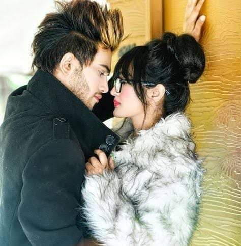 یہ آئینہ کیا دیگا تمہیں، تمہاری شخصیت کی خبر💓😍

کبھی میری آنکھوں سے دیکھو، کتنی لاجواب ہو تم!💓❣️