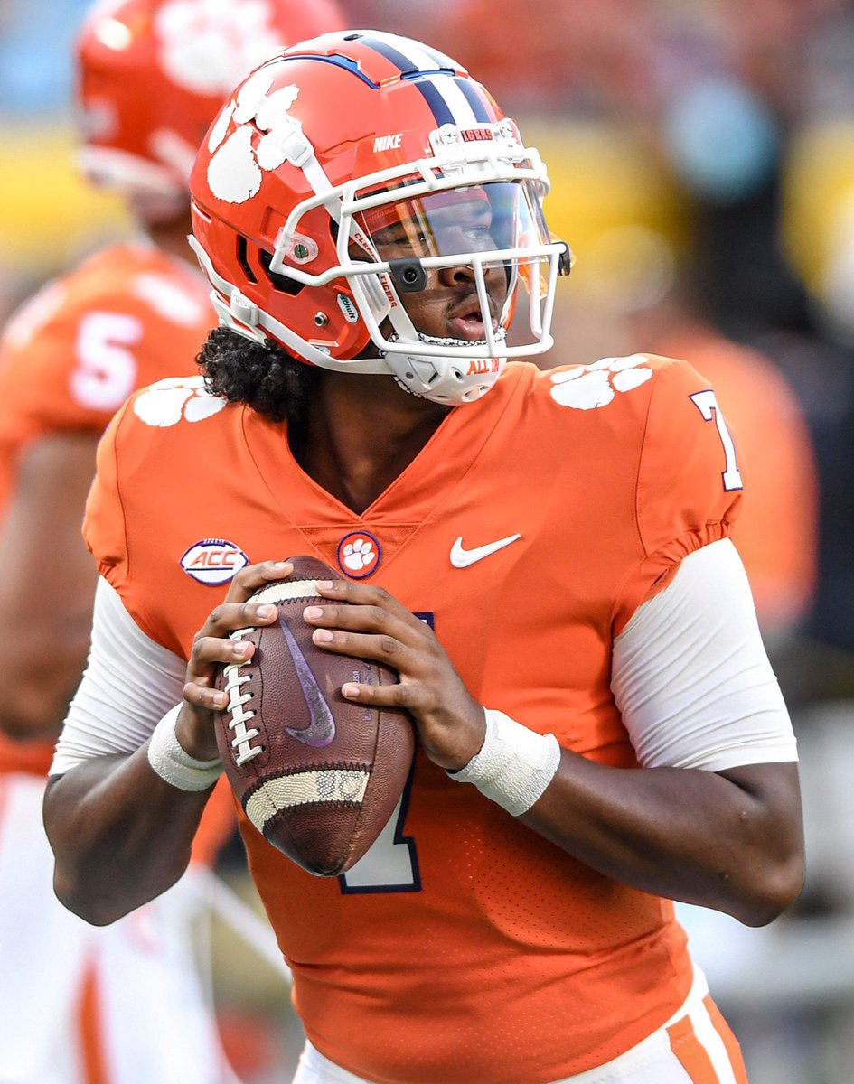 PFF_College's tweet photo. BREAKING: Clemson QB Taisun Phommachanh has entered the transfer portal, per @on3. https://t.co/aBipFYq2L9