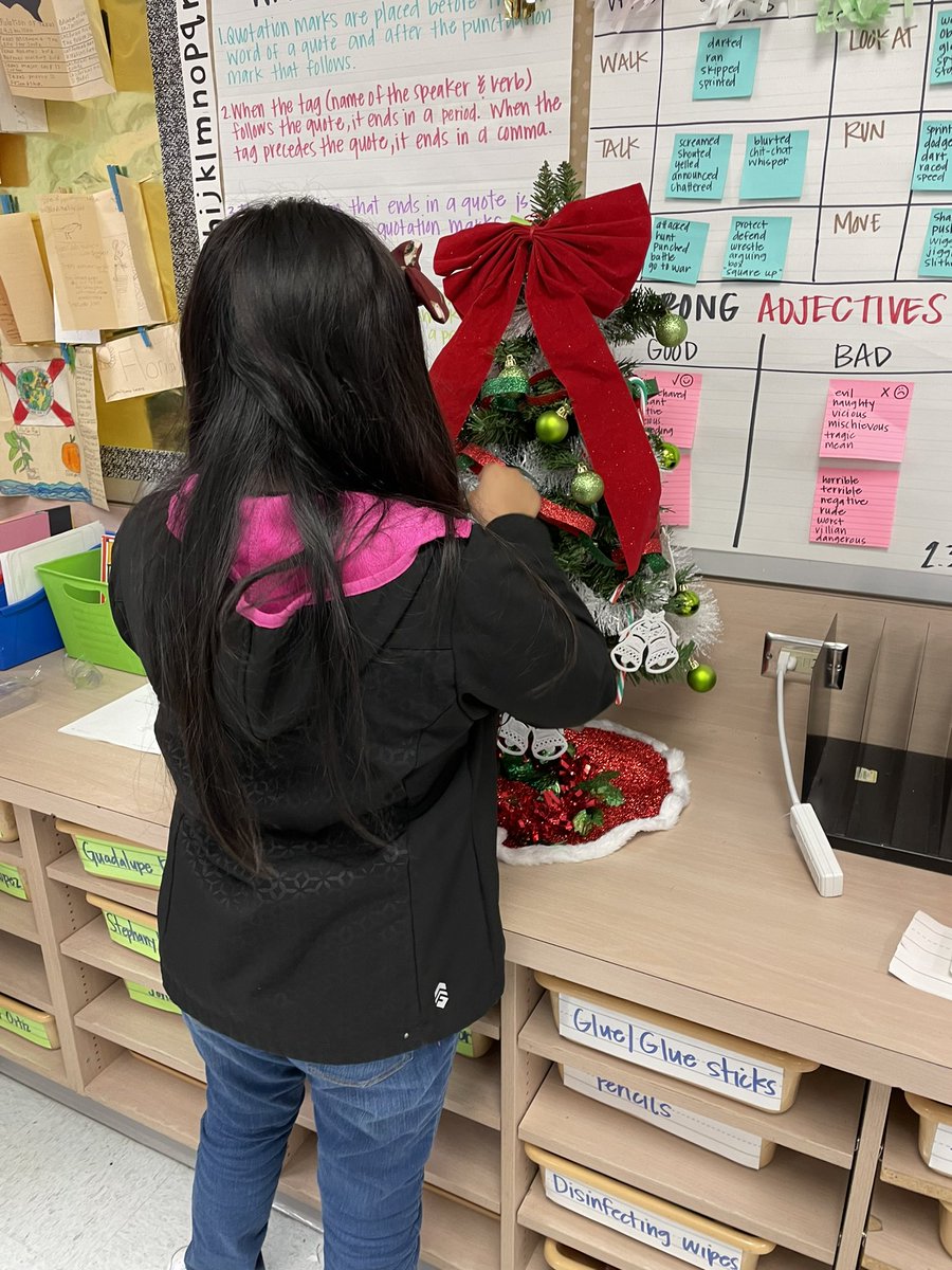 AshleyZunigaGo1's tweet photo. Loving our mini Class Christmas Tree! @Hill_AISD Hawks outdid themselves with the decor! π π² #gettinginthechristmasspirit https://t.co/mNwkmbSk8z