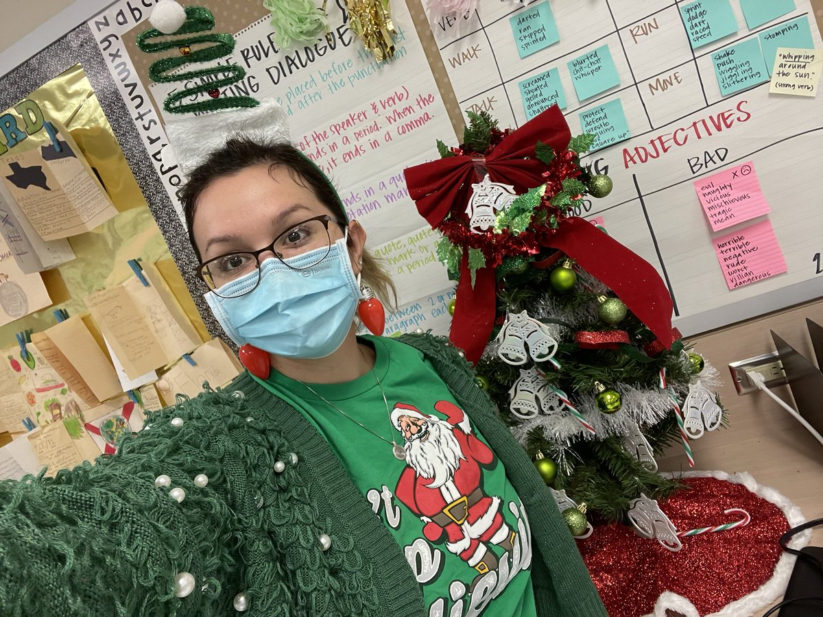 AshleyZunigaGo1's tweet photo. Loving our mini Class Christmas Tree! @Hill_AISD Hawks outdid themselves with the decor! π π² #gettinginthechristmasspirit https://t.co/mNwkmbSk8z