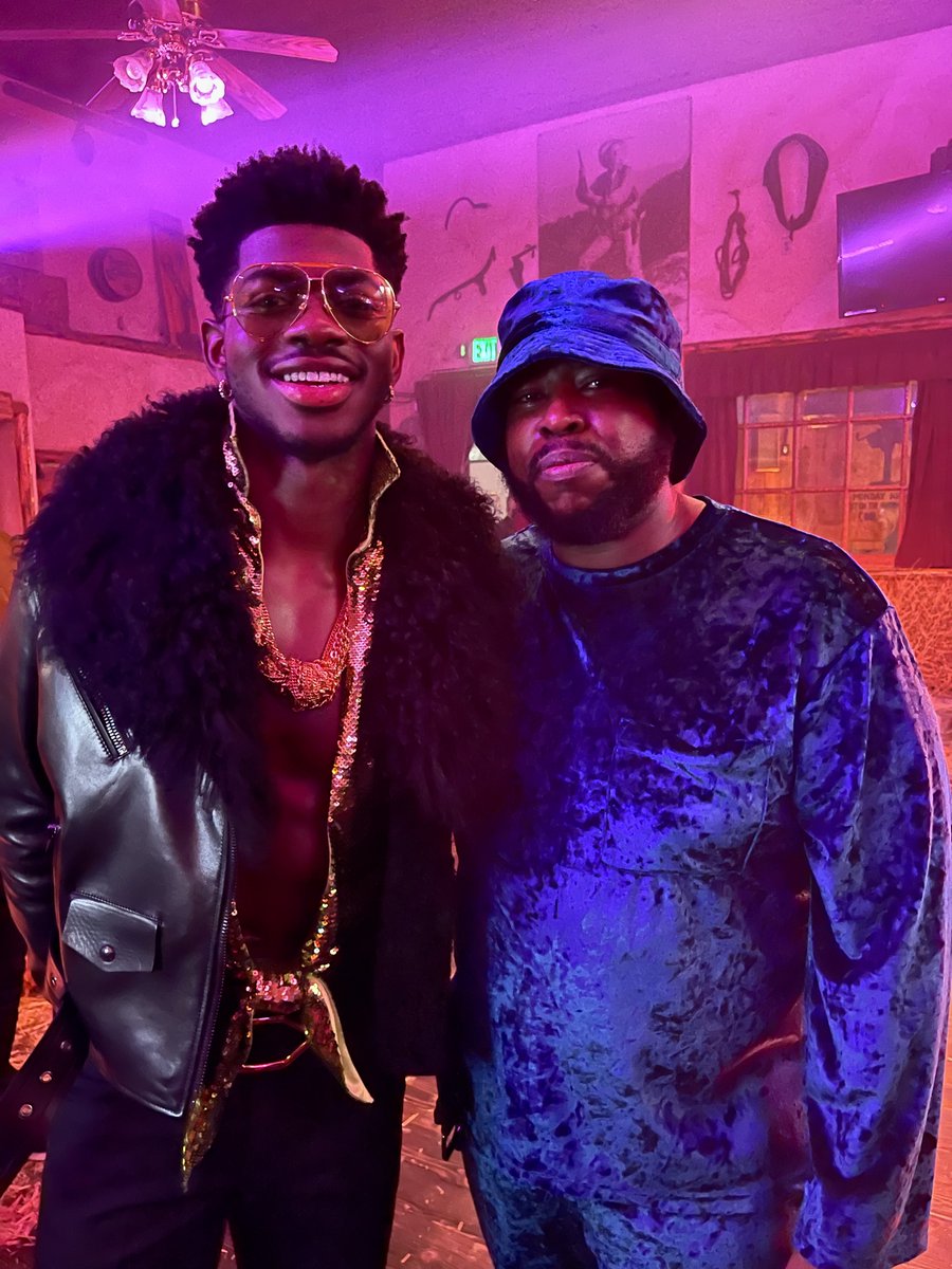 doitlegendary's tweet photo. Last night vibes @TOMFORD X @LilNasX
new fragrance launch. Founder &amp; Creative Director @VipVern with @LilNasX

Congrats, @LilNasX 🥳 

#doitlegendary #ombréleather #lilnasx #tomford https://t.co/TWYborFUUz