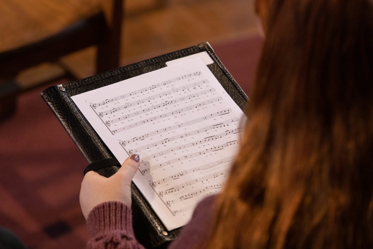 NMHschool's tweet photo. Students have been rehearsing all week for #NMHVespers. Watch the livestream at 7 pm, Sunday, Dec. 5: https://t.co/gPZ5gTuki1. Or watch on NMH’s Facebook page: https://t.co/aWlTZjQgae. #NMHalumni #NMHfamilies @nmhalumni https://t.co/qNiEwFT3Xz