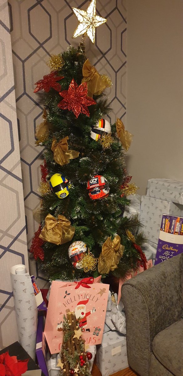 Eganator2000's tweet photo. Christmas Decorations are up! #F1 https://t.co/y4y2CVbUUj
