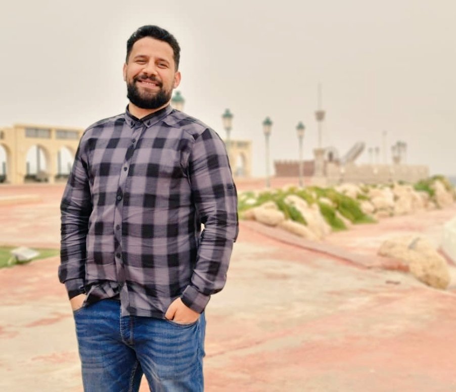 Jaserasweri's tweet photo. اليوم أكملت مرحلة الخمسة اشهر من العمل المستمر في انقاص الوزن والحصول على نمط حياة صحي و روتين مستمر إلى أن يشاء الله ... 

تقريبا ستة اشهر بدون دخان 
و خمسة اشهر من الإلتزام داخل الصالة و خارجها 
و النتيجة و لله الحمد بناء عضلي و نقص في الوزن من 110إلى 81 كيلو جرام
شكرا للجميع https://t.co/8fbt4OJUJy
