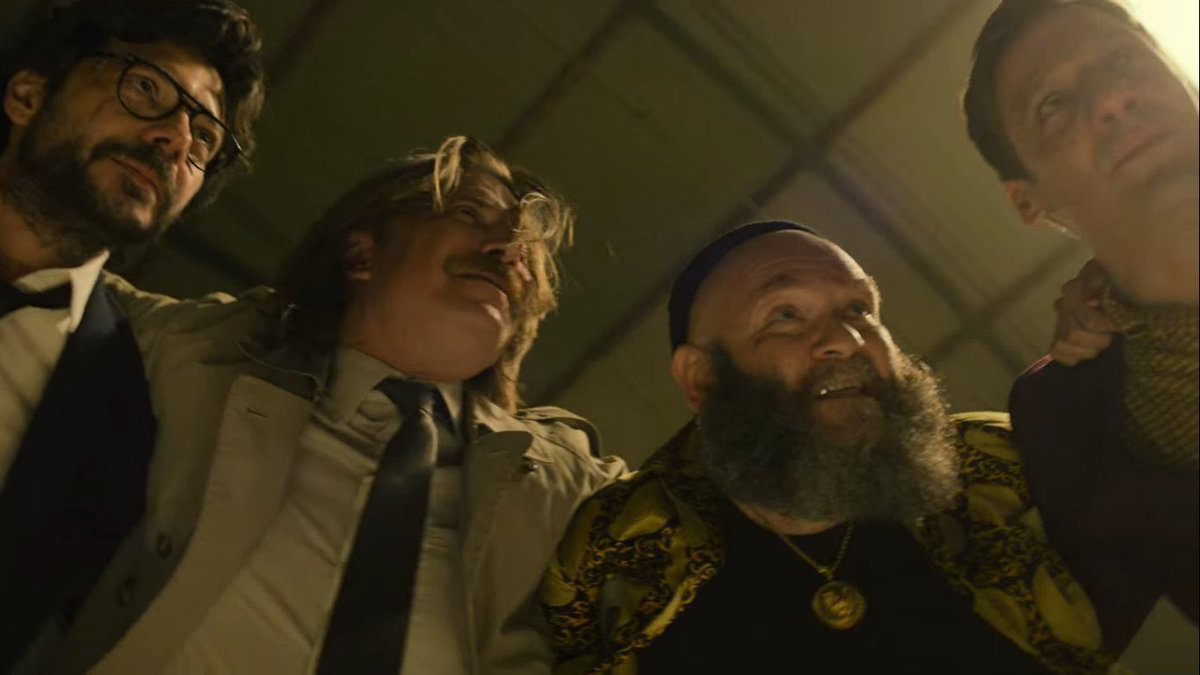 ArshadSana2's tweet photo. It ended too well✨😻🍂
End of masterpiece 🔥
#MoneyHeist #LaCasaDePapael5 #LCDP5 
That scene made me emotional ✨🖤 https://t.co/Qh1JSPC4W7