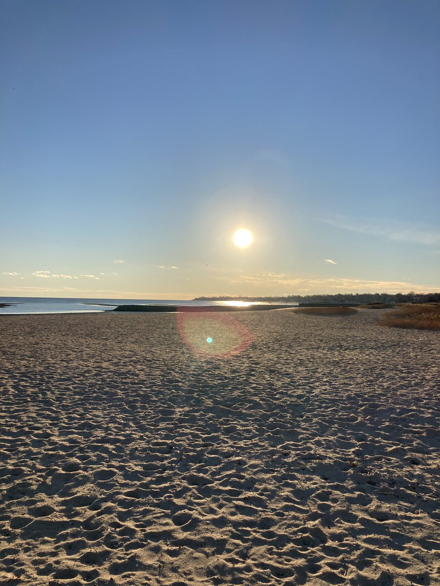 CallMeAmillion's tweet image. As y’all know &amp;amp; I’ve shared before. At one of my favorite spots getting what I love to get. 🌊☀️💨 #BrainOxygen #OxygenatedBrain #BreathOfLife #TheBeach #MyElement #Walk #SisterSister #ForYourEyes #BlessedDay