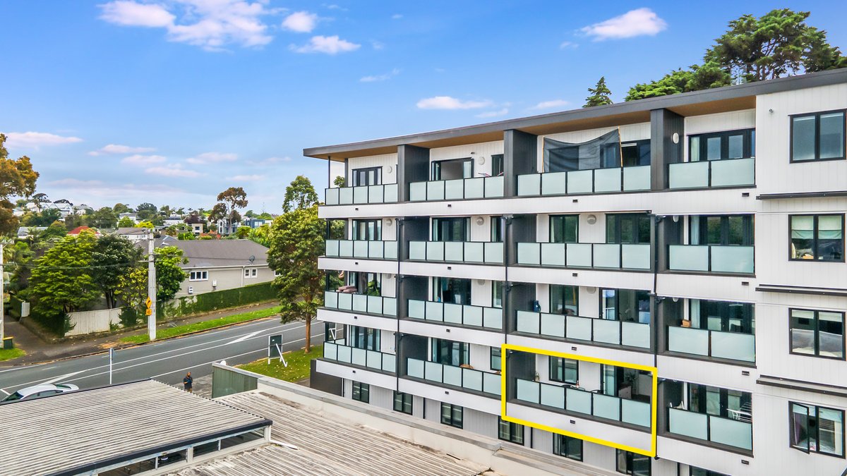 WTatana's tweet photo. #Forsale #GreyLynn A larger 45m2 bank friendly apartment, this place is all about location and convenience. #teamwilliamtatana
https://t.co/UpE6enevw9 https://t.co/lfuj0Adop4