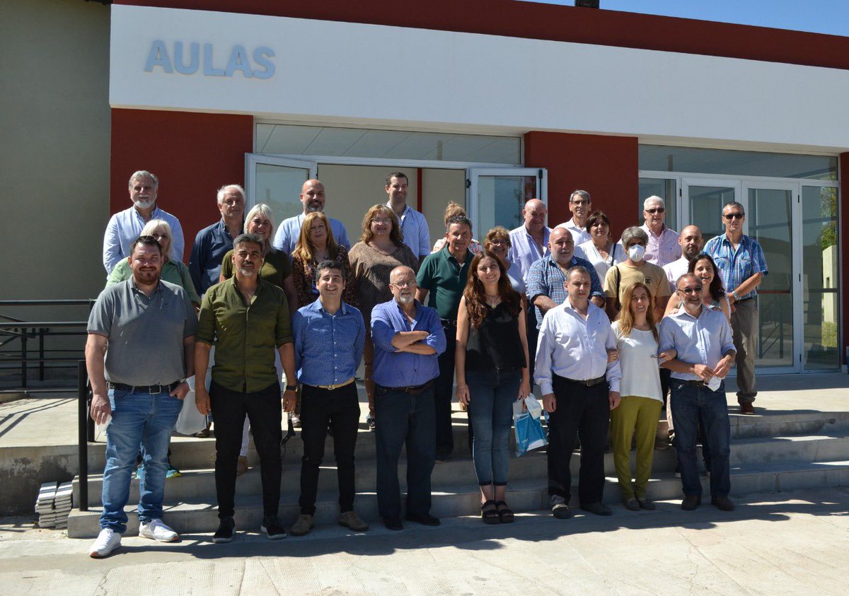 FBromatologia's tweet image. #CONADEV | Medicina Veterinaria 
Finalizó hoy en la Facultad la Reunión de CONADEV 

La reunión del Consejo que nuclea a los Decanos de Facultades de Universidades Nacionales con Carreras de Medicina Veterinaria (CONADEV) y sus Secretarios Académicos finalizó hoy en la Facultad