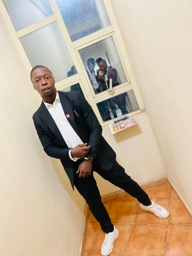 iamjuniorstar's tweet photo. My prayers is to spend Xmas with my 3 favorite celebrities @davido  @cuppymusic  @EricaNlewedim 🙏🙏🙏 God help me https://t.co/AwRopKEpyW