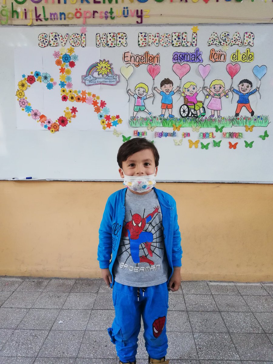 IlkokuluBahceli's tweet photo. Sevgi her engeli aşar. Anasınıfı öğrencilerimiz  3 Aralık Dünya Engelliler gününde, Yaşama sevinci ile hayata tutunan bütün engelli kardeşlerimizin sadece bir gün değil her gün yanında olmamız gerektiğinin farkına vardı. @tcmeb
@izmir_ilmem
@MucahitYentur
@dikili_mem
@UlusEkrem https://t.co/LFnAxMVQfx