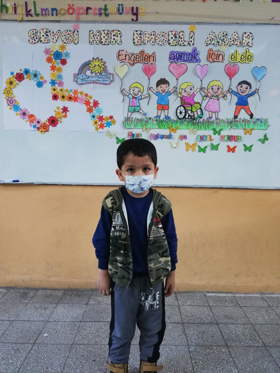 IlkokuluBahceli's tweet photo. Sevgi her engeli aşar. Anasınıfı öğrencilerimiz  3 Aralık Dünya Engelliler gününde, Yaşama sevinci ile hayata tutunan bütün engelli kardeşlerimizin sadece bir gün değil her gün yanında olmamız gerektiğinin farkına vardı. @tcmeb
@izmir_ilmem
@MucahitYentur
@dikili_mem
@UlusEkrem https://t.co/LFnAxMVQfx