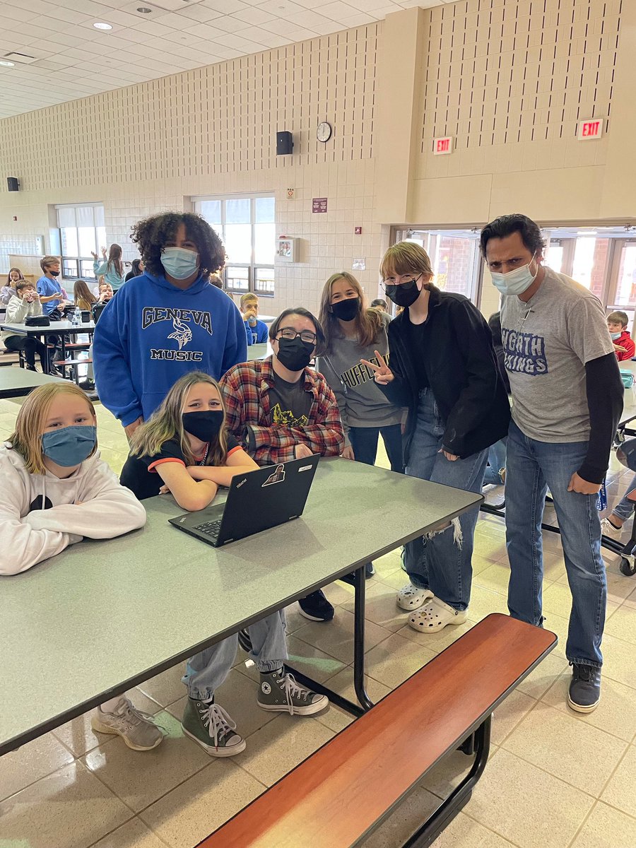 tgates9er's tweet photo. Tessa and her table took down Mr. Nakum in mastermind to become our 2nd ever winners in the Super Terrific Happy Fun Jackpot Gameshow 🥧🧠 https://t.co/KtivKsI7mr