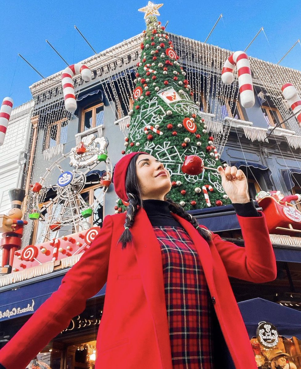yapilacaklisten's tweet photo. İstanbul Kadıköy’de Yılbaşı Konseptli Dış Tasarımıyla  Şekerci Cafer Erol’a Gitmek https://t.co/2PZKzDhFWs