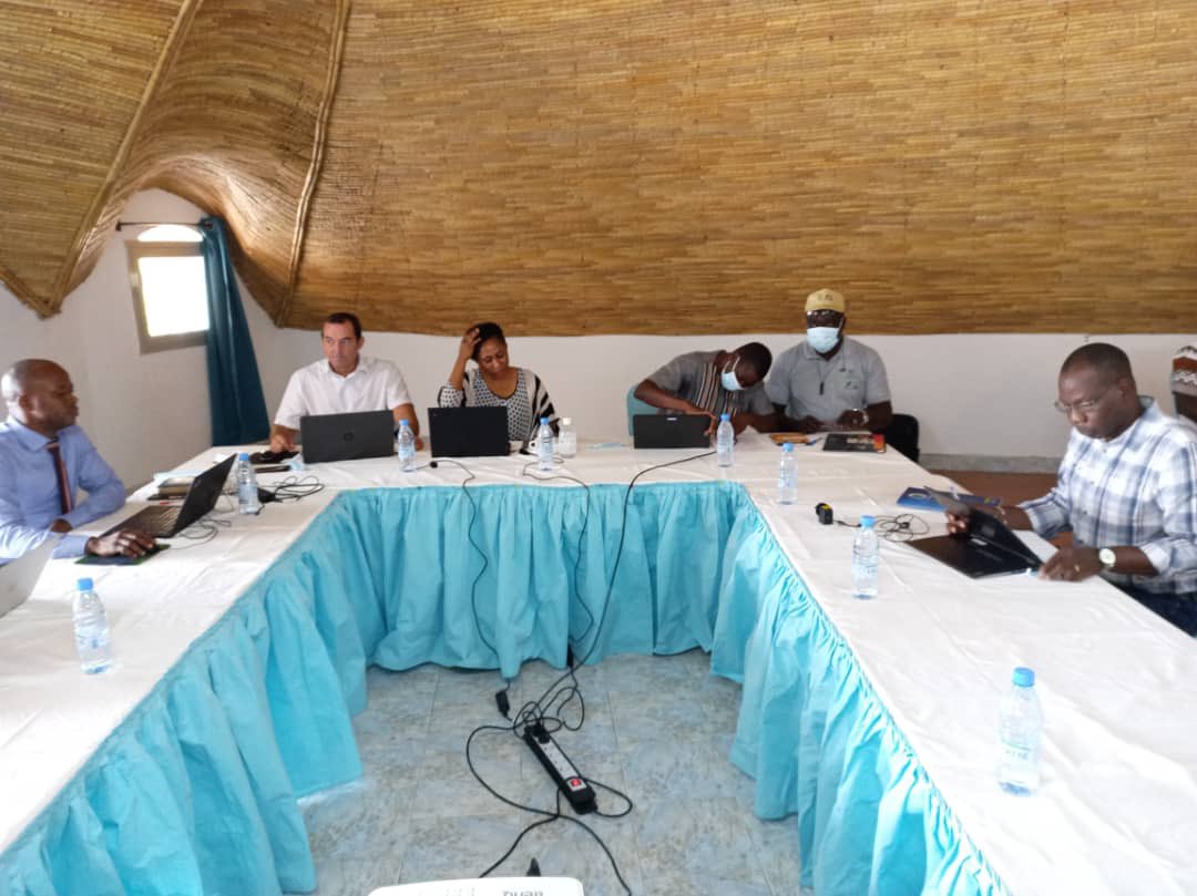 marystraore's tweet photo. Un programme de travail en cohérence avec les défis de l’efficacité de gestion des #airesmarinesprotégées du @rampao_network pour les 36 mois à venir: le livrable de la 2ème reunion annuelle du conseil Scientifique et technique du réseau régional des #AMP de l’#afriquedel’ouest https://t.co/3JfnwZsOSb