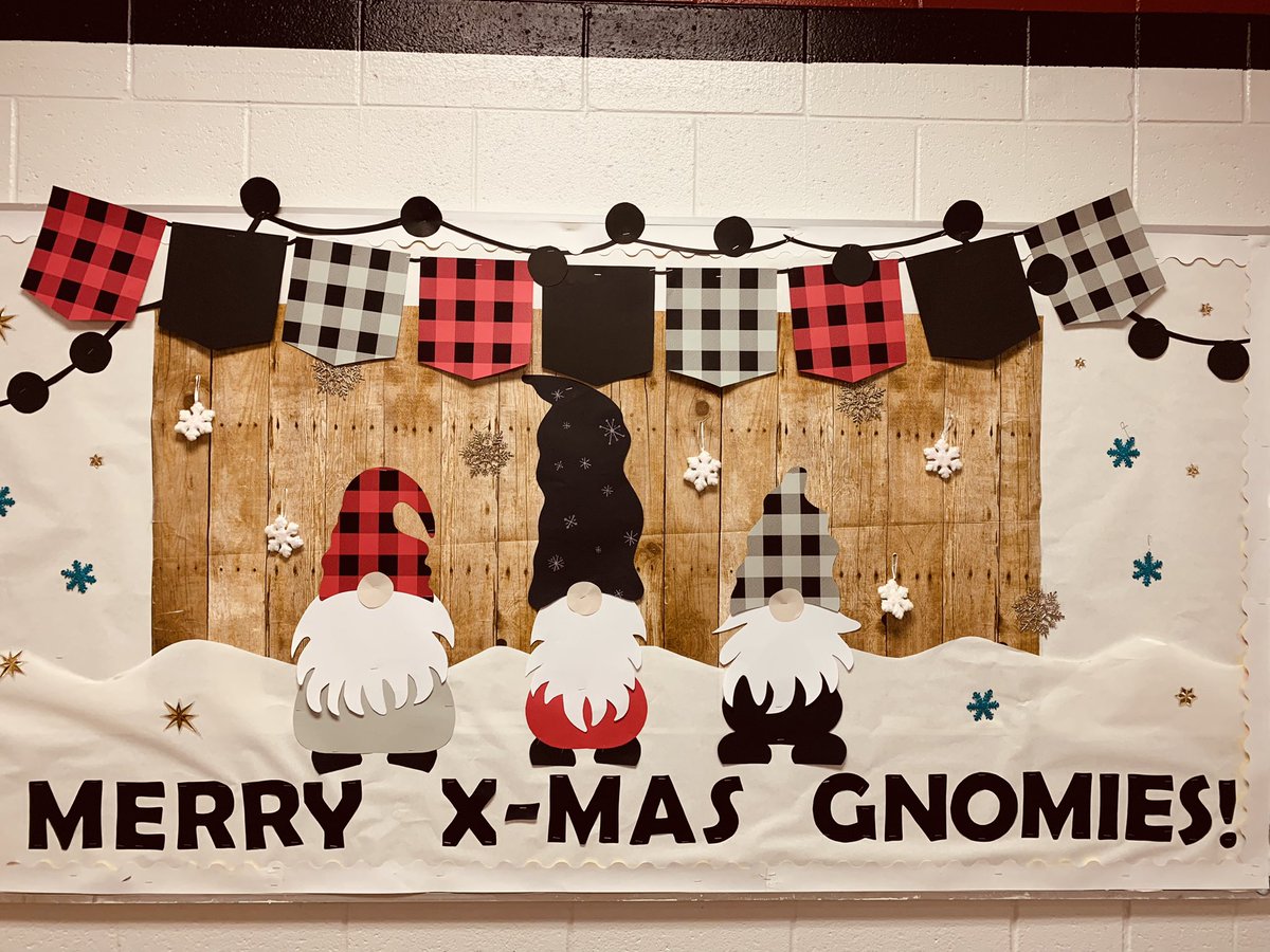 CiNdYm_0911's tweet photo. A little holiday cheer for our hall @CGHerrera84 @ALuevano_CES @SalderetteC and the rest of the aides @Campestre_ES https://t.co/AEOALAmLvG