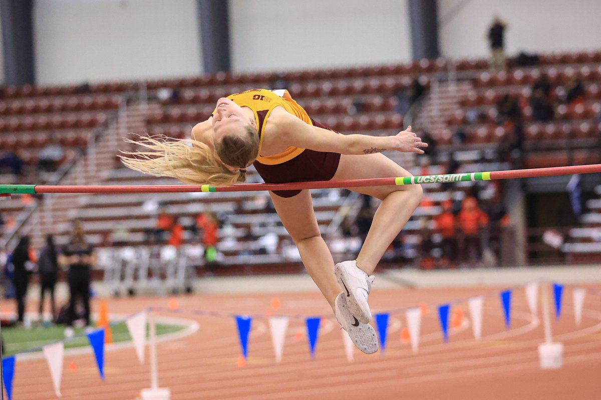 ✌️ for ✌️ today for <a href="/Alllisonrae/">Allison Gerads</a>! She posts a PR of 1.77m (5' 9 3/4) in the pentathlon high jump for another 941 points! She's easily today's pentathlon leader through two events at the SDSU Holiday Invite 

#Gophers | #SkiUMah