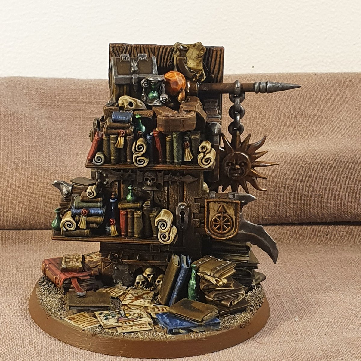 WarbossKurgan's tweet photo. My 4 favourite models I have painted this year, mostly centred on the #AnimosityIII campaign: #ThePrimeDominion
* The scenery my Prime Dominion board.
* The Baron, an orruk pirate explorer.
* An Iscarneth Aelf mage (an NPC).
* A objective marker for a Library. https://t.co/mIXEOma4Qt