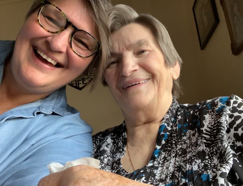 An_a_lyze's tweet photo. @NeilMcMahon My mum died in March 2020. Miss her so much.💔 https://t.co/x4lr4T2Hn8