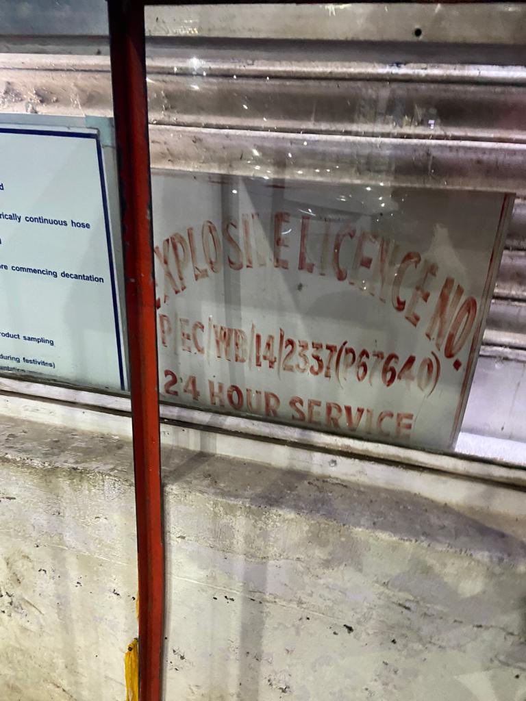 optphotography's tweet photo. Misbehaving when i was tired and i stop my car in this petrol pump at night 2:15 AM. Please do take a action against this petrol pump. 

DEALER NAME : MOSAGRAM FILLING ST.
DEALER CODE : 212386
License No : P/EC/WB/14/2337/P67640

#IndianOil #ministryofpetroleum #hardeepsinghpuri https://t.co/Qvl7ODb8QX