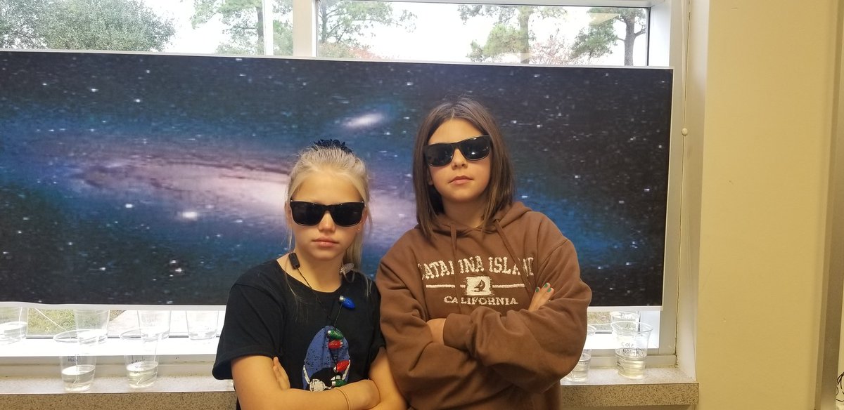 SusWhitley's tweet photo. We had an Out of this World experience with our MIB room transformation. Who is your contact? Where are you meeting? What are you saying?
It's all TOP SECRET. Reviewing +,- fractions.
#TISDNIS #TISDMATH
@afergie28 @Langemath30 @KABanford https://t.co/eZO2jSZUaZ