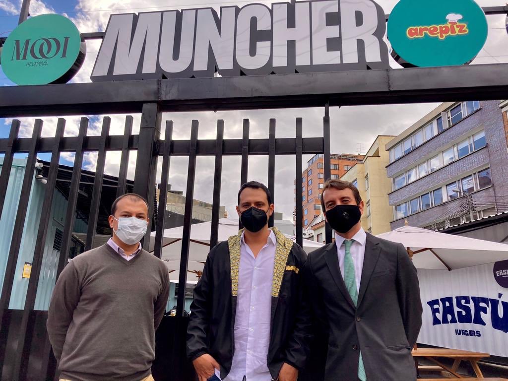 DesarrolloBta's tweet photo. Nuestro director de Desarrollo Empresarial y Empleo @Fercho_MerchanR, visitó al equipo de Muncher, la plataforma líder de cocinas inteligentes en América Latina, que cuenta con 400 cocinas en la región y un alto componente de tecnología e innovación en sus procesos y servicios. https://t.co/xPKhuaGwWo