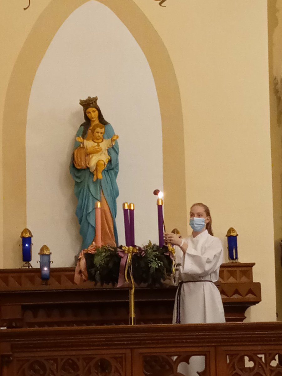 John_Nunney's tweet photo. Great job by 8A today at our Advent prayer service! Thanks to @MrHessHTS for getting us in the Christmas spirit! https://t.co/iajX81suUI