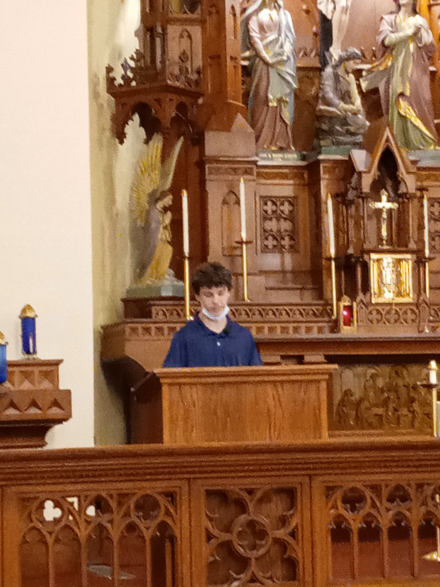 John_Nunney's tweet photo. Great job by 8A today at our Advent prayer service! Thanks to @MrHessHTS for getting us in the Christmas spirit! https://t.co/iajX81suUI