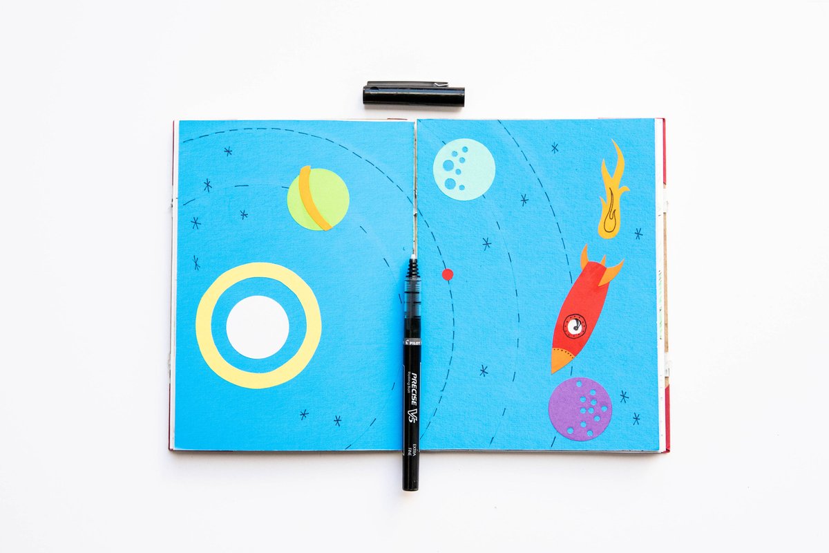 This sketchbook spread by Michelle Sayer is out of this world! 🚀🌕
