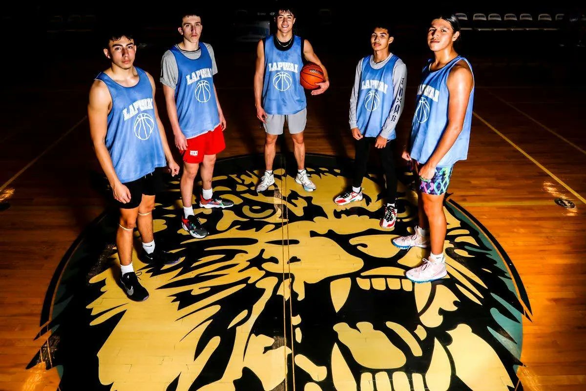 ndnsports's tweet photo. Repeat. That’s the aim for the Lapwai boys’ team this season
#NativePreps #NezPerceTribe #Lapwai
https://t.co/WghQbg3ydp https://t.co/NTBQyoIlRU