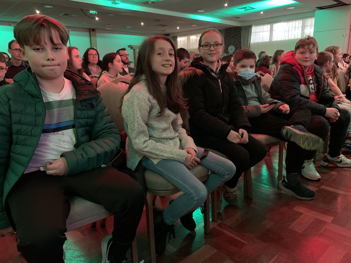 nmcswjs's tweet photo. So proud of these young people for completing the Inspiring Barrow, Kickstart programme. Very well done 👏🏻 💜 @swalneyj @pmcswjs https://t.co/JlEjaq4BND