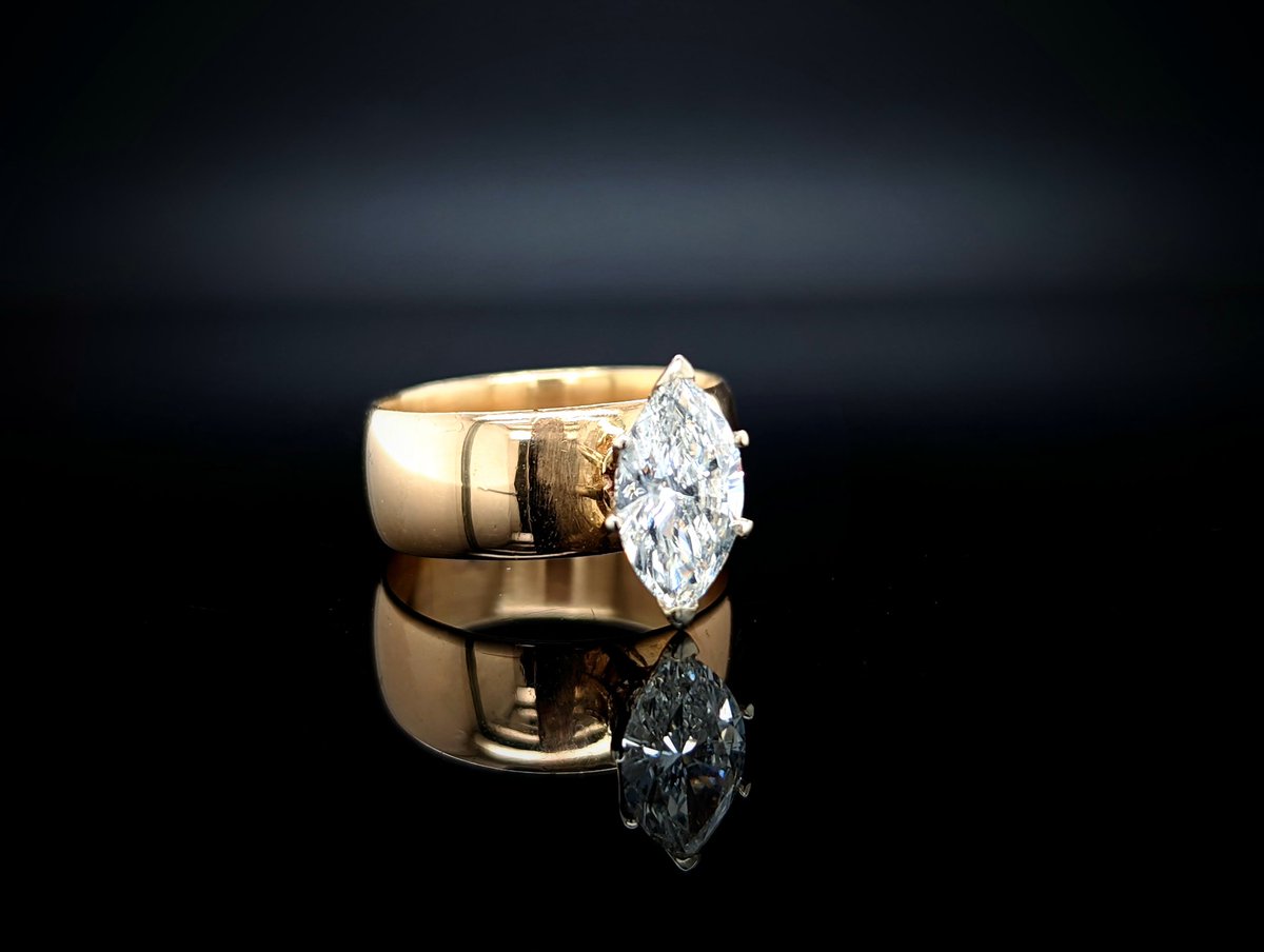 HeritageGold's tweet photo. 14KT 1.5 CT Marquise Diamond Yellow Gold Ring Size 6.5
.
#marquisediamond #marquise #ice #goldrings #jewelsofinstagram #diamondsofinstagram https://t.co/n6o1VReocw