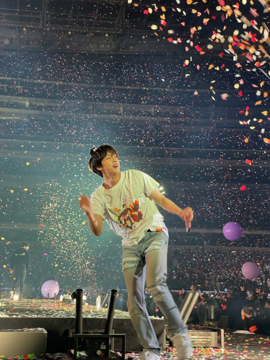 charlrobbinss's tweet photo. my birthday twin and the most precious soul there is. wishing you all the love and happiness in the world. love you dearly, always 💜 #JINDAY #HappyBirthdayJin https://t.co/Y12JmKDAOw