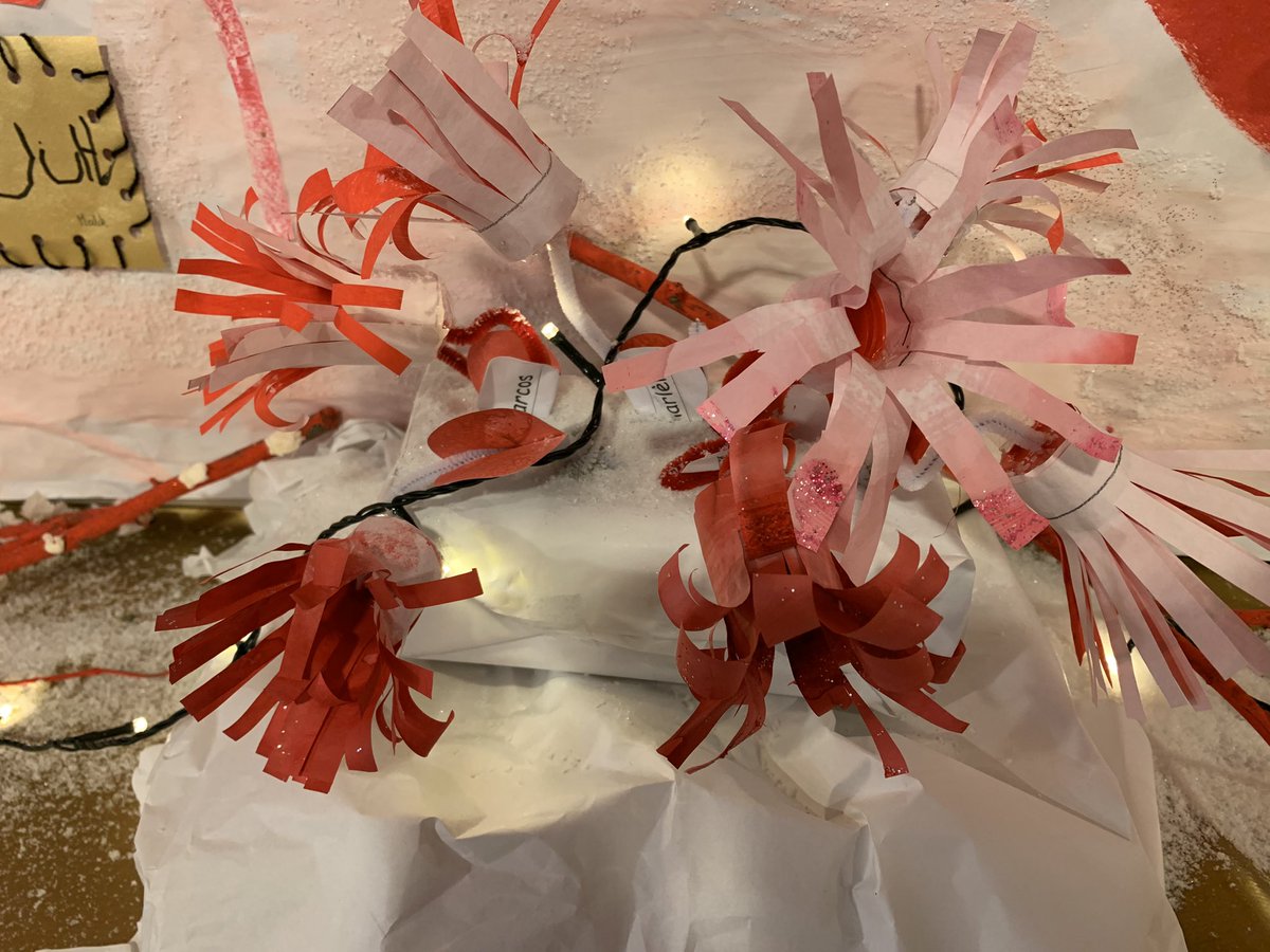 LfjmPrimaire's tweet image. | #Semaine LFM 21 | - J5 - Concours de création artistique  au @LfjmPrimaire avec comme thématique « une seconde vie pour nos déchets ». #6Classes de maternelle se sont mobilisées pour créer à partir de déchets de notre quotidien, des œuvres éphémères - #PEAC - #DD - @aefeinfo