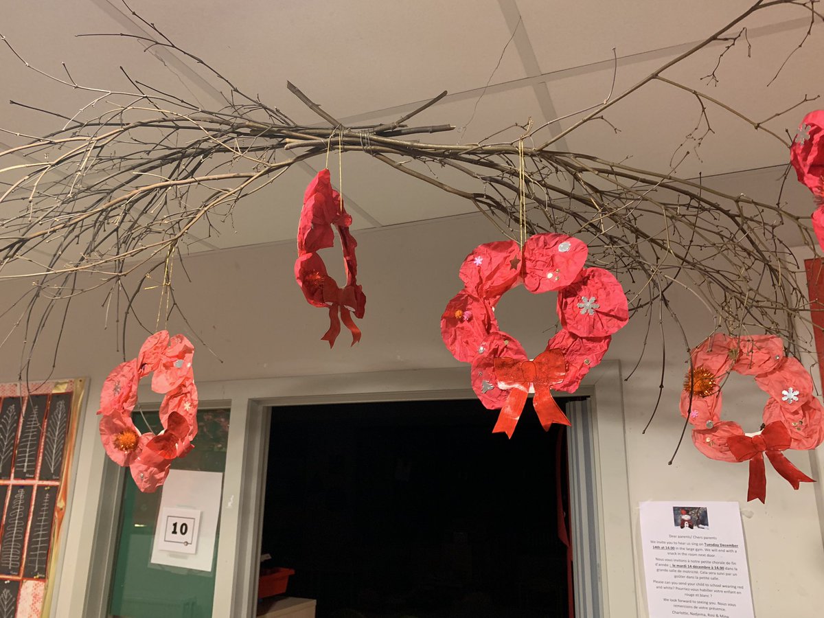 LfjmPrimaire's tweet image. | #Semaine LFM 21 | - J5 - Concours de création artistique  au @LfjmPrimaire avec comme thématique « une seconde vie pour nos déchets ». #6Classes de maternelle se sont mobilisées pour créer à partir de déchets de notre quotidien, des œuvres éphémères - #PEAC - #DD - @aefeinfo