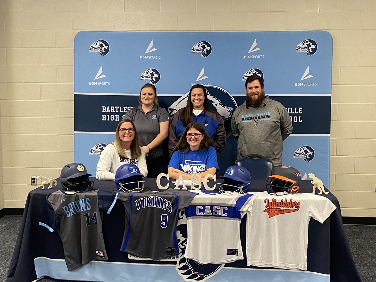 BvilleSball's tweet photo. Congratulations to Allee Erne and Brandi Woods on signing with Carl Albert State College this afternoon!  #PICH https://t.co/jOSYnwKIjL
