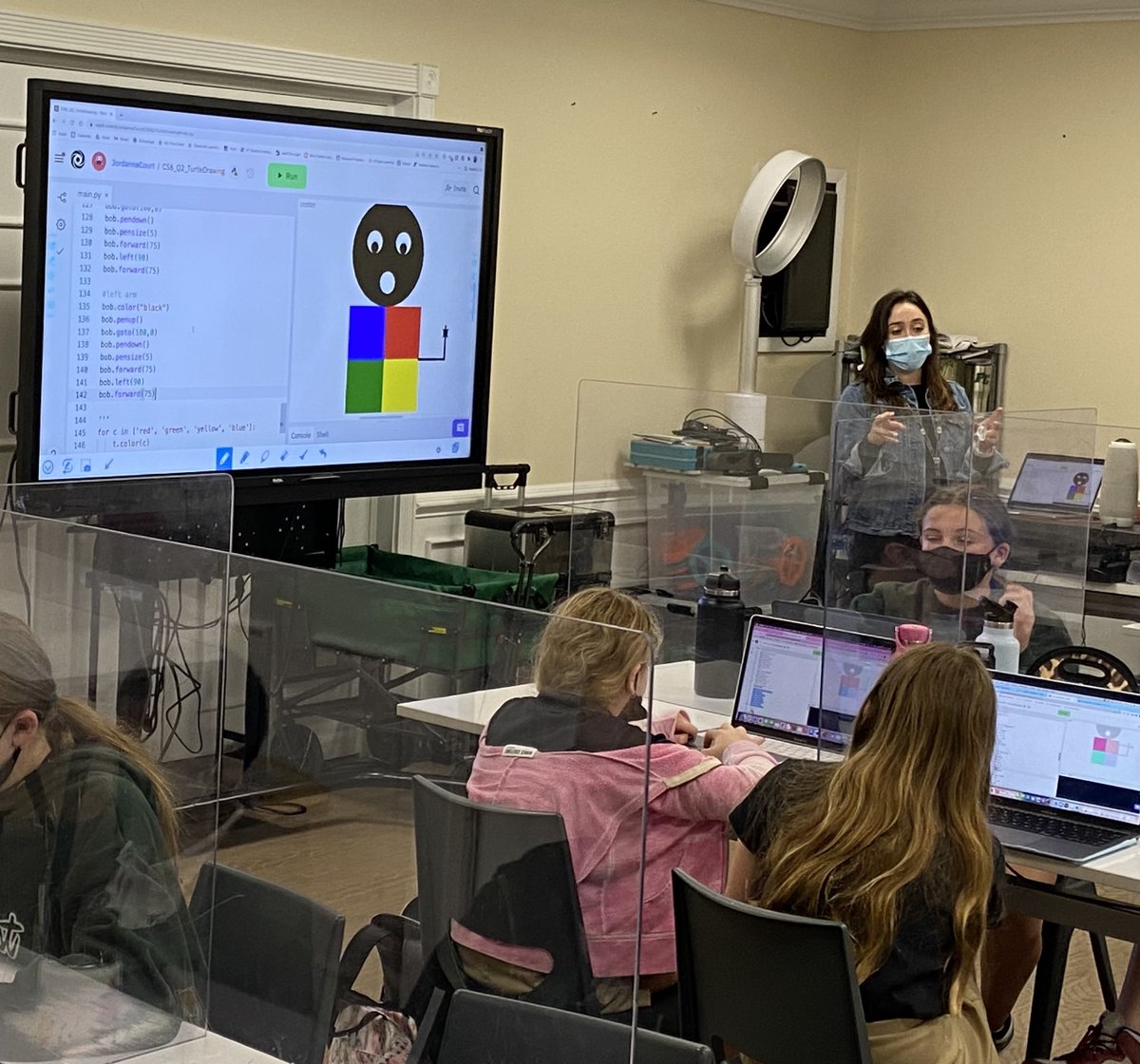 PCInnoInstitute's tweet photo. Innovation Institute presenter @JordannaCourt introducing middle school students to turtle drawing using python programming language. #coding #python #PCCompSci https://t.co/33iQnxSMvu
