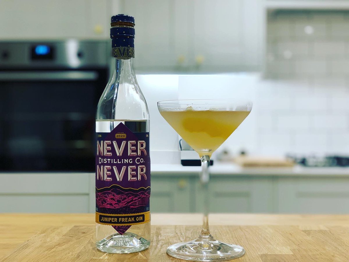 theginshelf's tweet photo. There’s a reason that @neverneverdc Juniper Freak is one of my very favourite gins - it’s FREAKING awesome! 

Such a treat to be able to compare the three vintages side by side! I never tire of seeing this liquid louch like no other in the cold🥶🍸🤘🏼

#gin @MartiniClubUK https://t.co/nPH44liN16