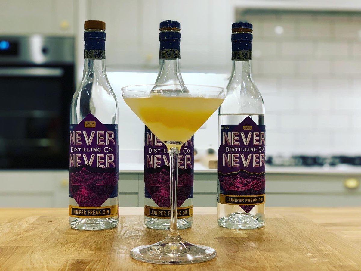 theginshelf's tweet photo. There’s a reason that @neverneverdc Juniper Freak is one of my very favourite gins - it’s FREAKING awesome! 

Such a treat to be able to compare the three vintages side by side! I never tire of seeing this liquid louch like no other in the cold🥶🍸🤘🏼

#gin @MartiniClubUK https://t.co/nPH44liN16