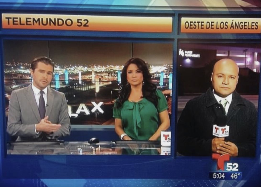 BalbinoAviles's tweet photo. #FBF #Año2013 Un 3 de diciembre como hoy pero hace 8 años. Madrugando e informando junto a @duniaelvir y @julio_vaqueiro por @telemundo52 #T52 #SiempreContigo #Telemundo #Noticias #LosAngeles #Balbination #InmigranteComoTu https://t.co/v9j7wleowT