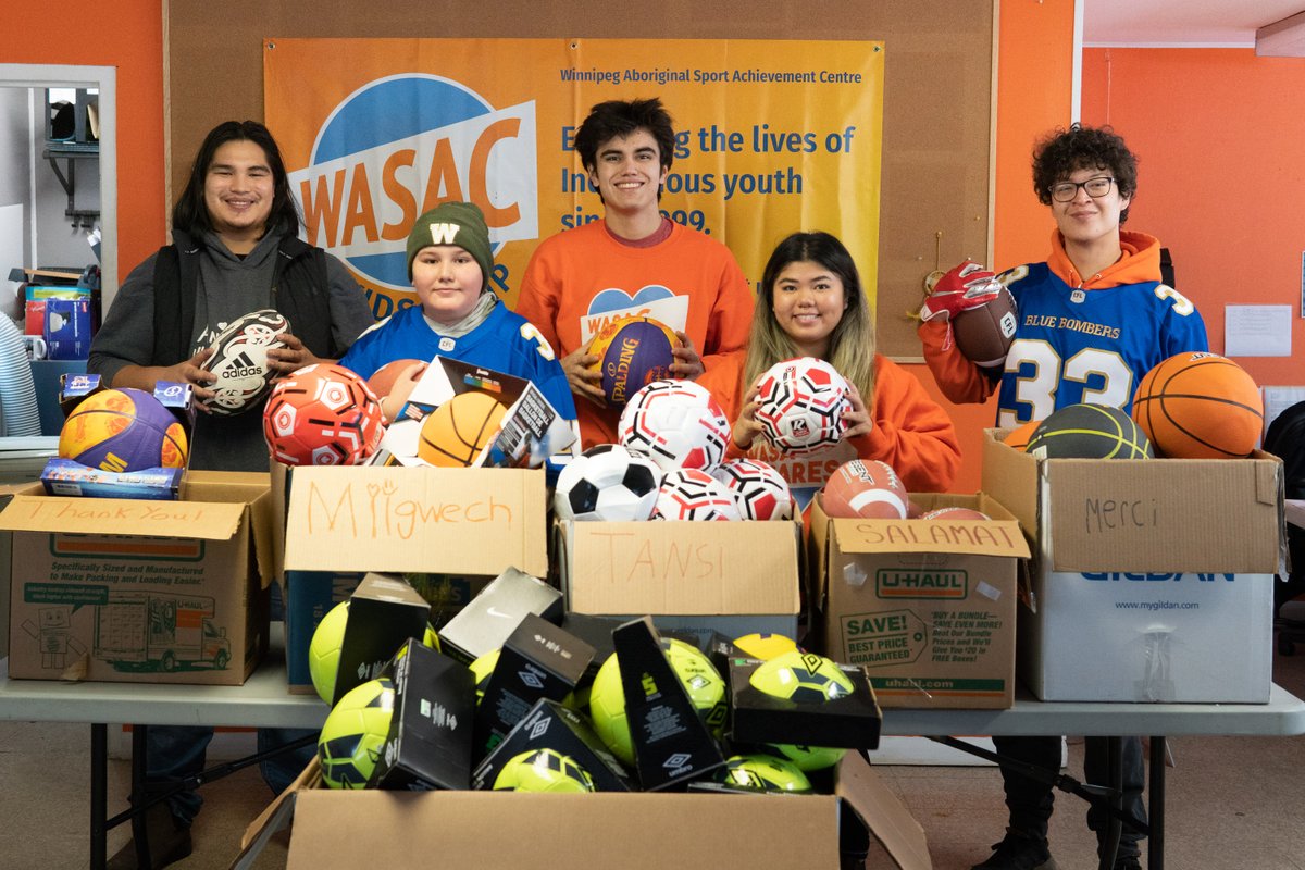 wasacnews's tweet photo. Miigwech @thirty3foundation @MJean_Paul ⚽️🏀🏈The #NoBarriersBallCollection will inspire the next @andrewharris33 - Go @Wpg_BlueBombers! #ForTheW https://t.co/ygVnJwuHtM