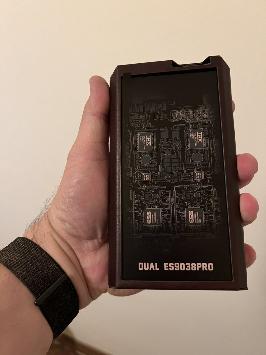 iemreviews's tweet photo. M17 has arrived and it exceeds all my expectations @FiiO_official has built an outstanding #DAP which sounds like a sedentary system and outperforms any DAP I owned by a big margin. One word : wow! https://t.co/Yr4gsfZZF2