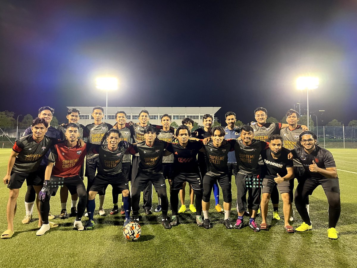 albashrie's tweet photo. A : jgn tegas2 marah org sgt sann

B : san kau kene tegas sann

Aku : whtever it takes, semua hanya untuk IQFC. 

Bangga aku dengan team ni 😇

#IQFC https://t.co/Yh6stbvThv