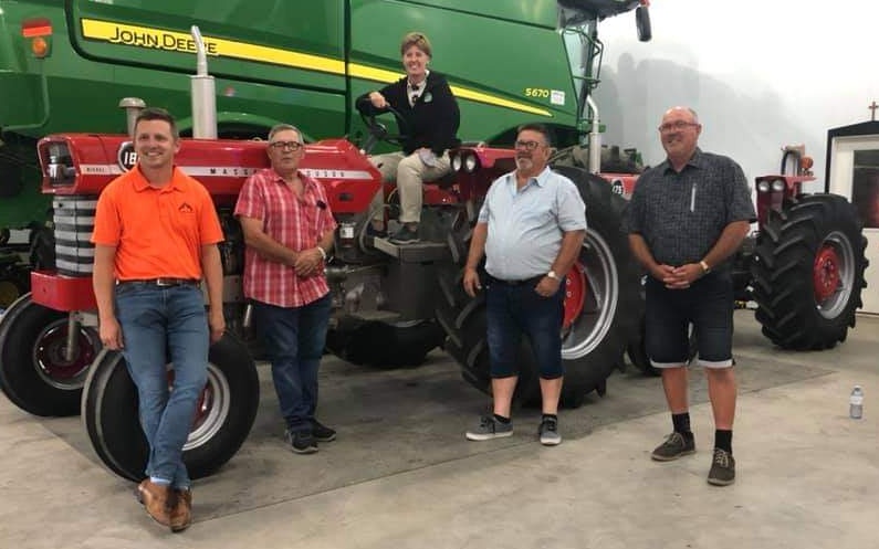 mclaudebibeau's tweet photo. Très heureuse que @Francis_Drouin devienne mon secrétaire parlementaire!

Francis est un grand défenseur des agriculteurs de sa circonscription, un membre de longue date du Comité de l’agriculture et il fera de l’excellent travail pour l’ensemble du secteur agricole canadien! https://t.co/dwTHlAnT2Z