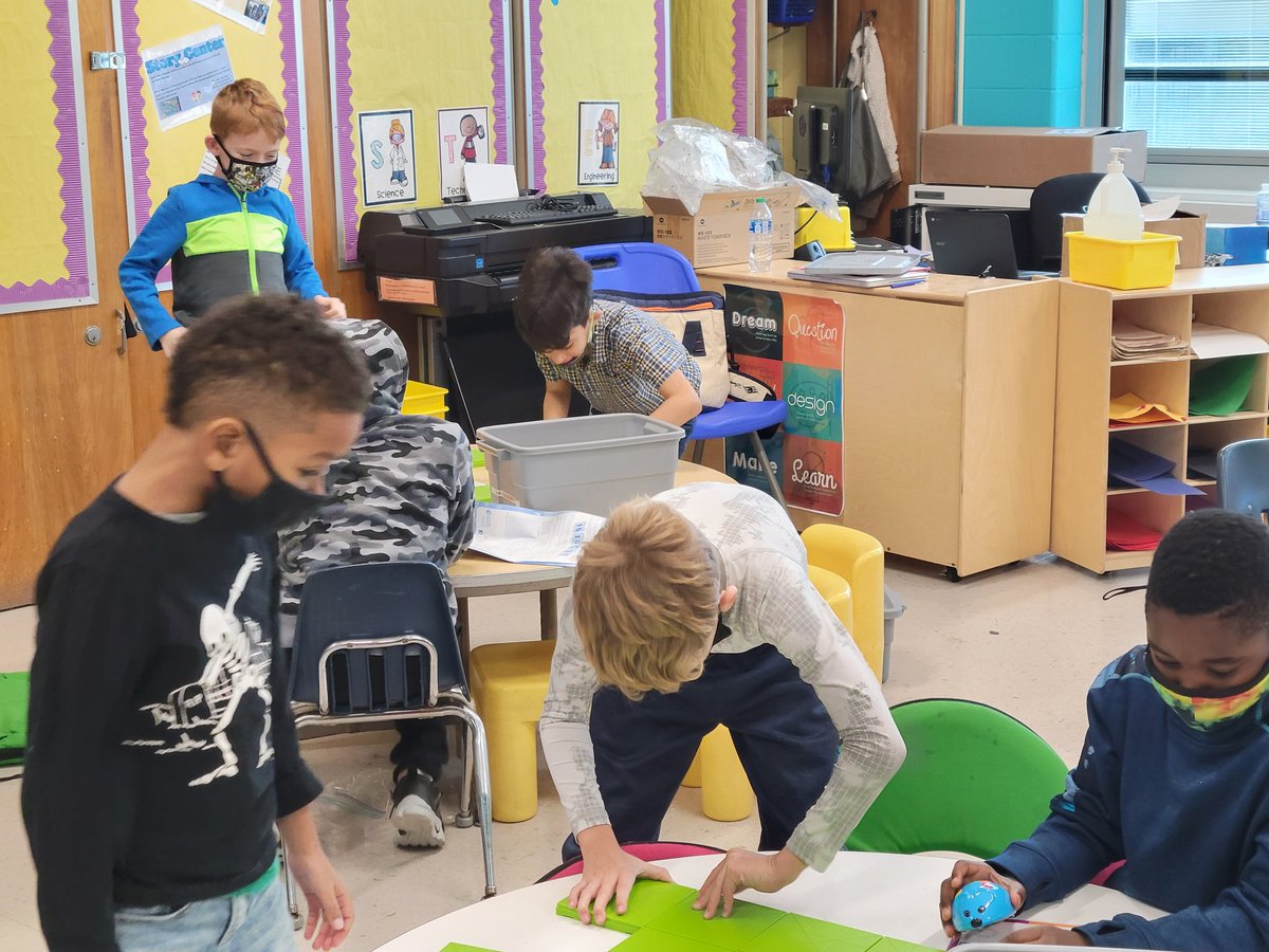 techdirSCCSD's tweet photo. So much excitement in the makerspace today when my 2nd grade Tech club got to explore these little guys! #codeandgorobot #2ndgrade #csed @elissatoubin https://t.co/P7jrmqWxRC
