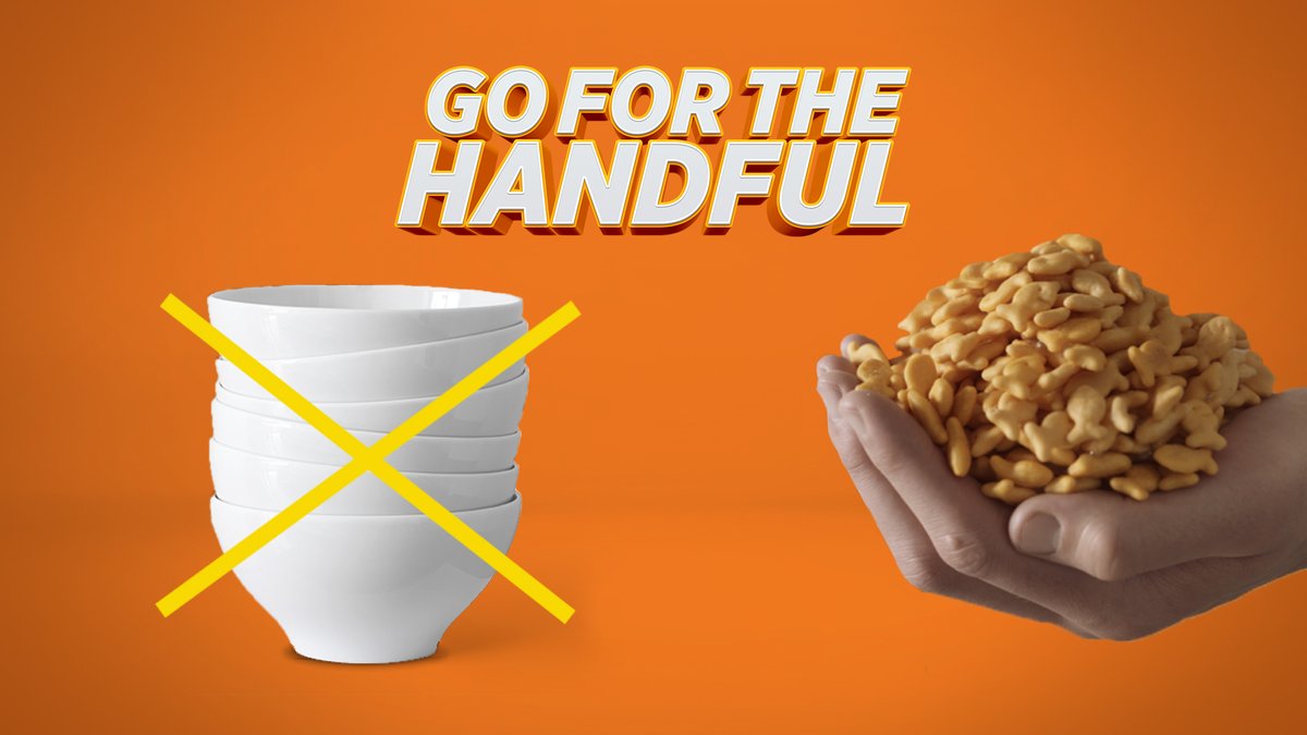 GoldfishSmiles's tweet photo. Goldfish Bowl? Who needs a bowl when you can #GoForTheHandful https://t.co/j2cYZENic2