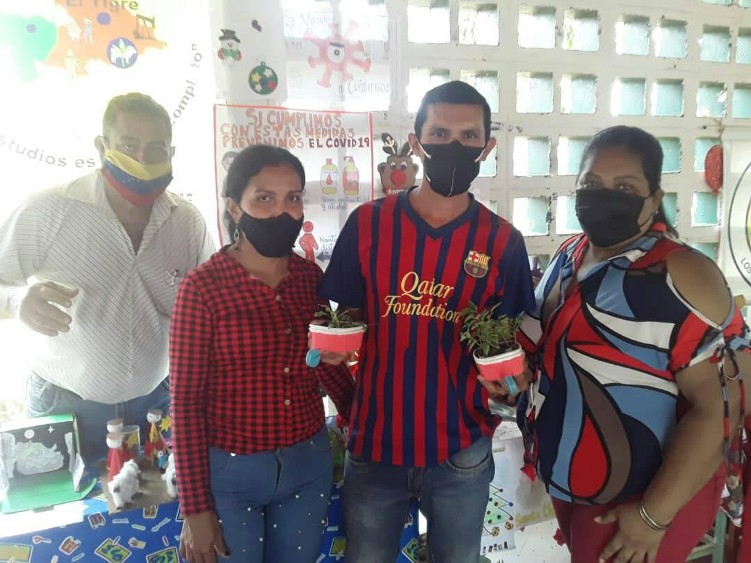 ebn_la's tweet photo. Muestras de Pedagogía Productiva 2021-2022 
EBN La Alfarería El Tigre #Anzoategui  Congreso Pedagógico 2021 https://t.co/FGzaD9kSV1