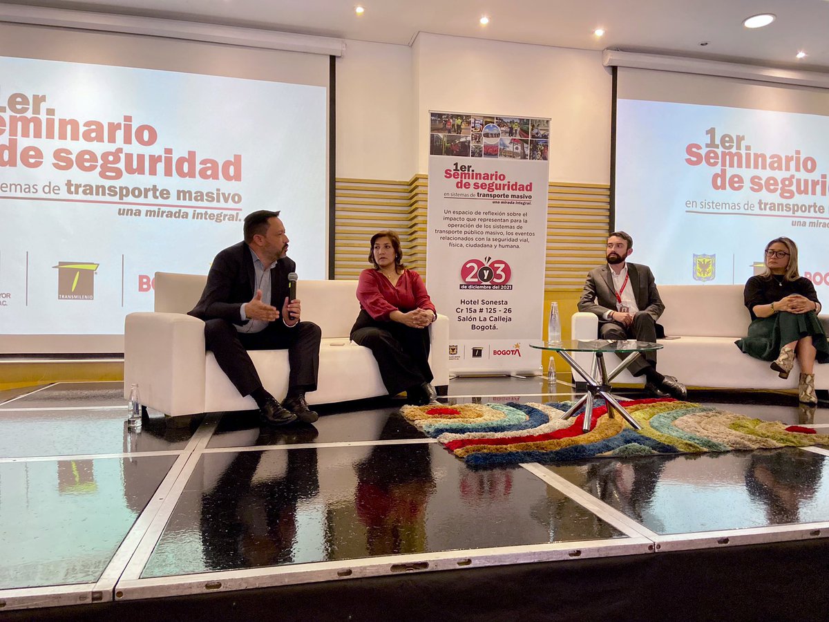 TransMilenio's tweet photo. Panel de Sistemas de Alertas Tempranas y planes de gestión de riesgo para los Sistemas de transporte masivos. Invitados: Jaime Monroy, Dir. Técnico de BRT; Mario Leonardo Nieto, Dir. Técnico de Buses; Nubia Quintero, Dir. Técnica de Modos Alternativos de TRANSMILENIO S.A. https://t.co/fH0gO5L8n4