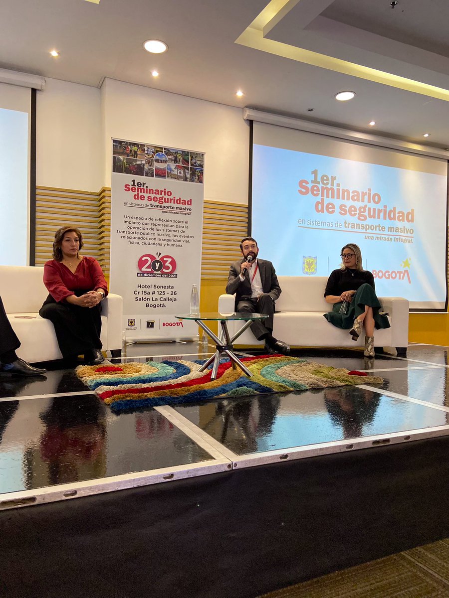 TransMilenio's tweet photo. Panel de Sistemas de Alertas Tempranas y planes de gestión de riesgo para los Sistemas de transporte masivos. Invitados: Jaime Monroy, Dir. Técnico de BRT; Mario Leonardo Nieto, Dir. Técnico de Buses; Nubia Quintero, Dir. Técnica de Modos Alternativos de TRANSMILENIO S.A. https://t.co/fH0gO5L8n4